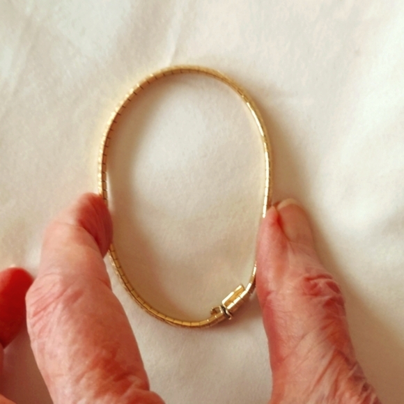 Zales Vintage Elegant 14k Gold Flexable Bangle Bracelet (7"L×1/4"W) Italy Chic - Picture 4 of 15
